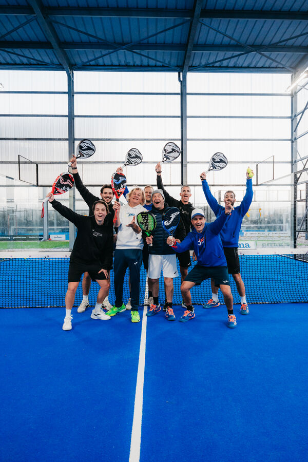 Groepsfoto padelspelers Arenal Knokke